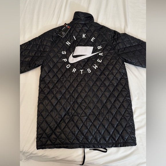 Nike Women’s Synthetic Fill Jacket - Picture 1 of 7